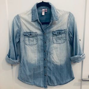 Women’s Denim Collared Button-Down